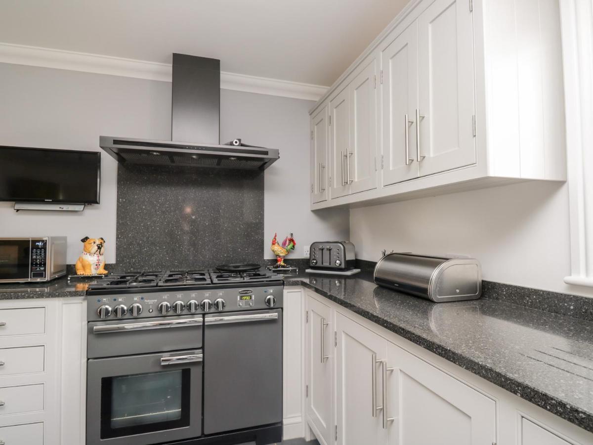 Mill End Villa Penrith Bagian luar foto