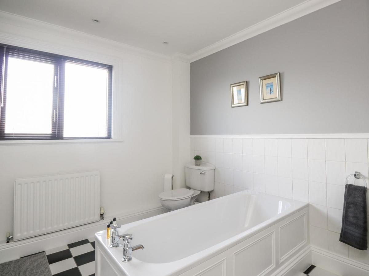 Mill End Villa Penrith Bagian luar foto