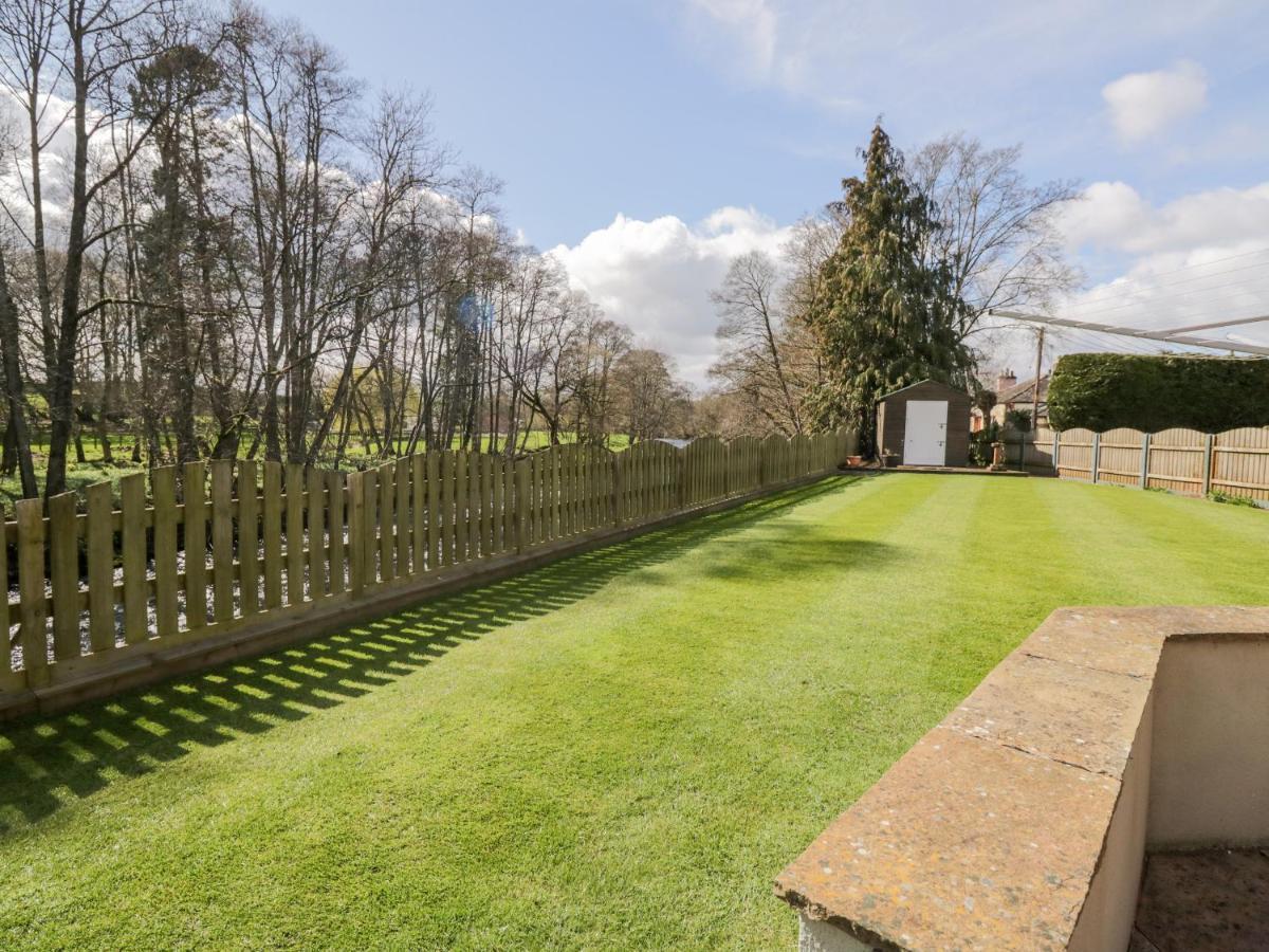 Mill End Villa Penrith Bagian luar foto