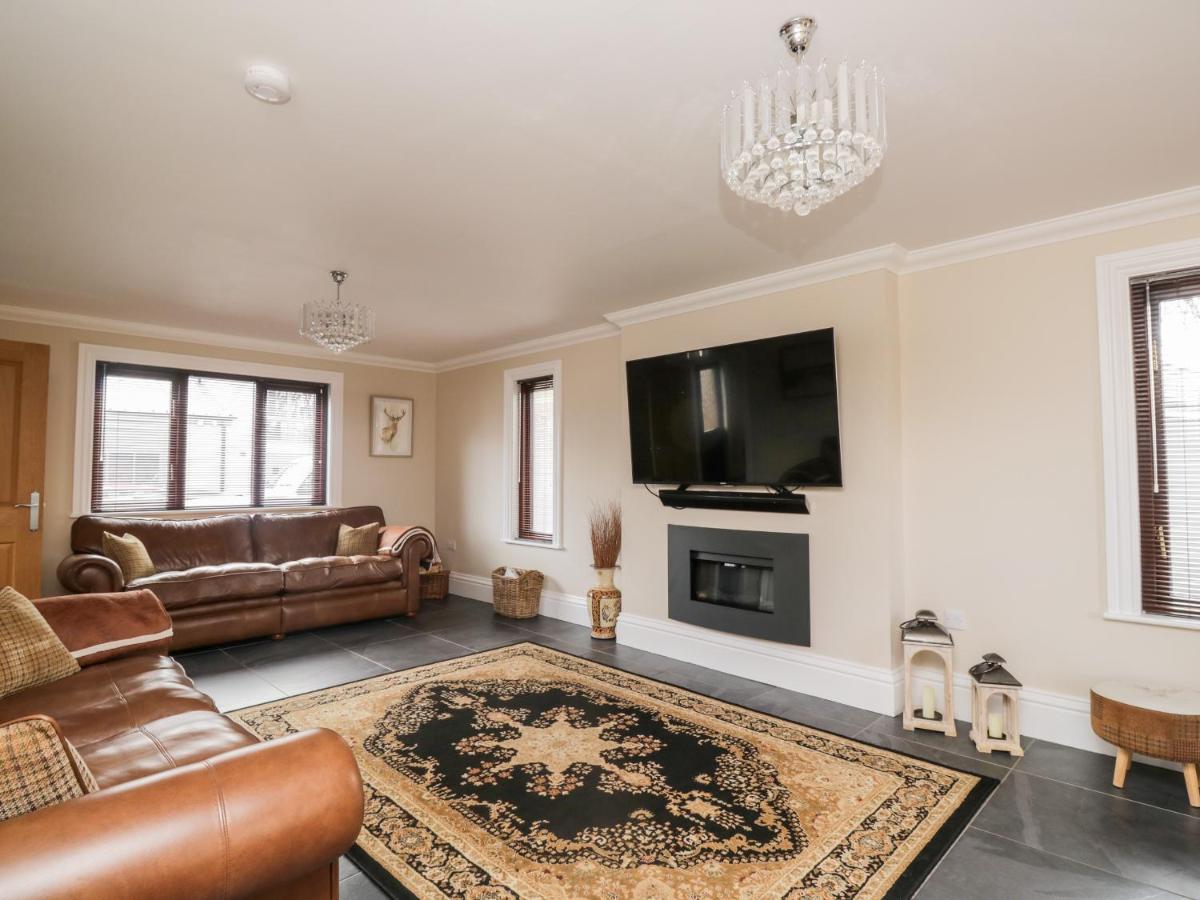 Mill End Villa Penrith Bagian luar foto