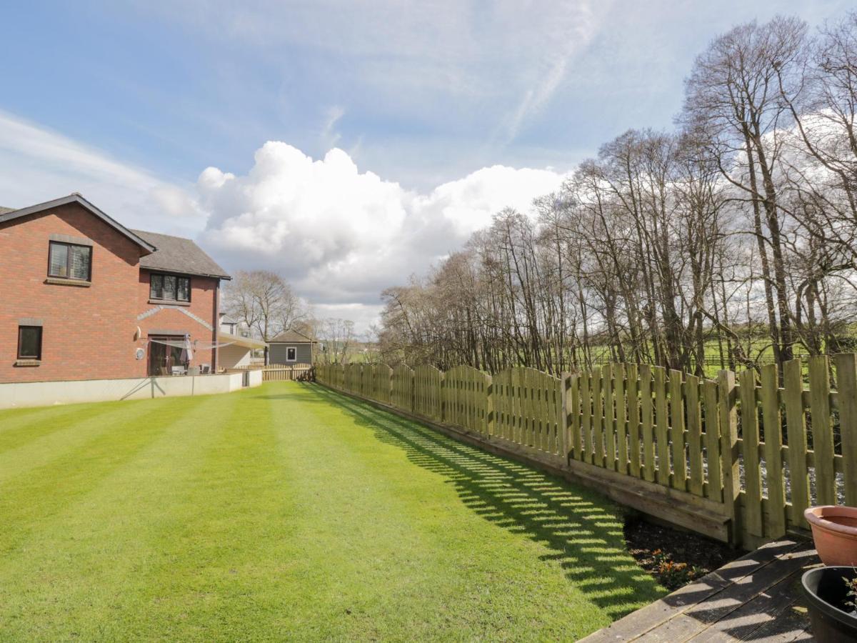 Mill End Villa Penrith Bagian luar foto